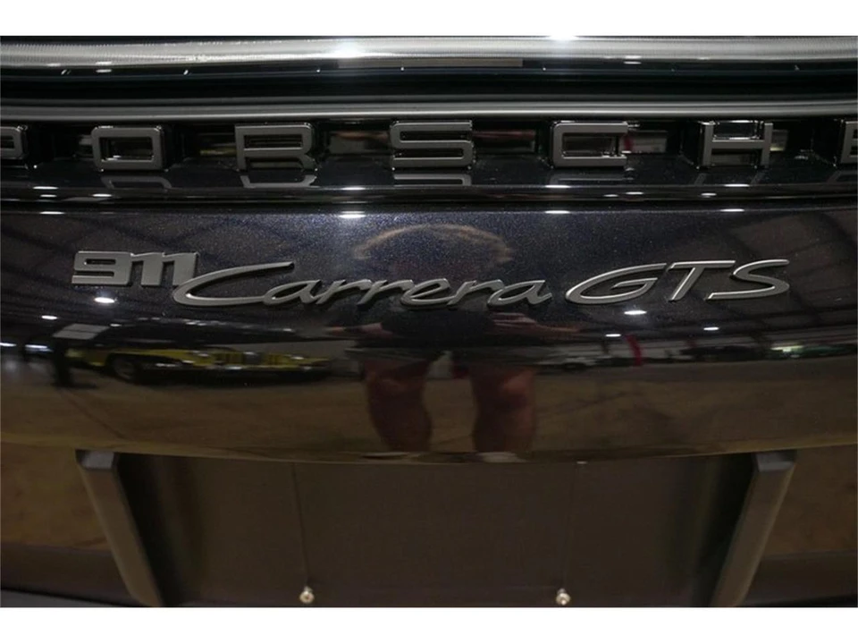 2025 Porsche 992 Carrera - Image 23 of 31