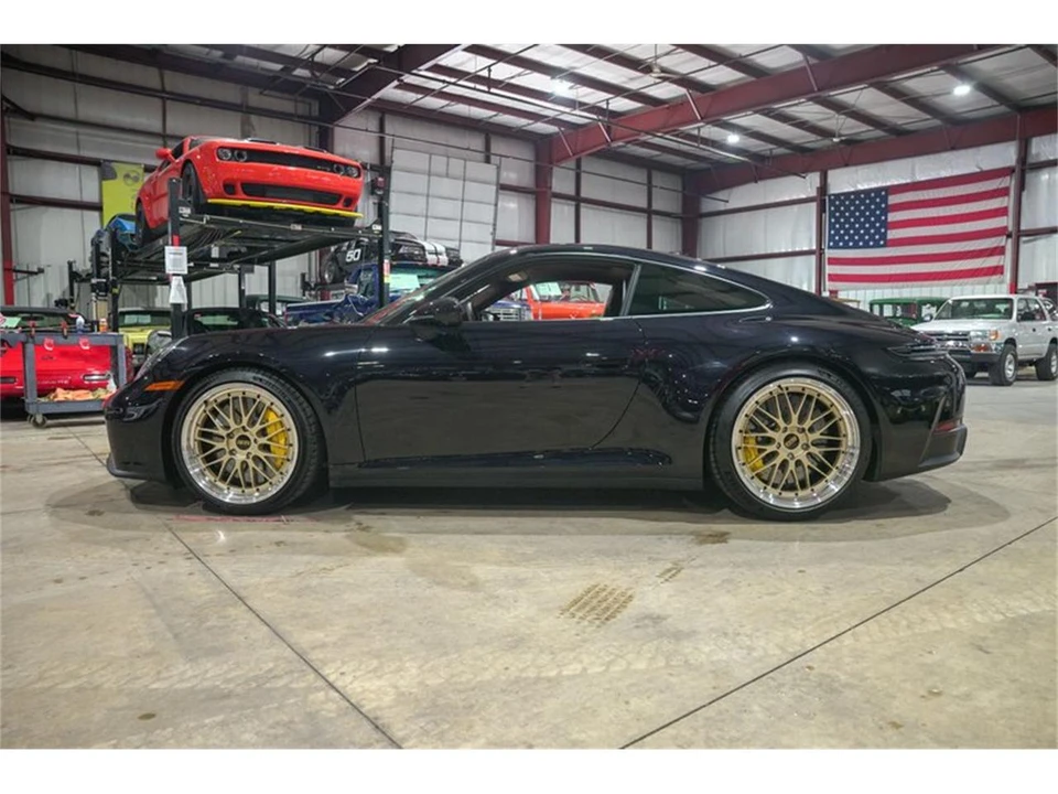 2025 Porsche 992 Carrera - Image 4 of 31