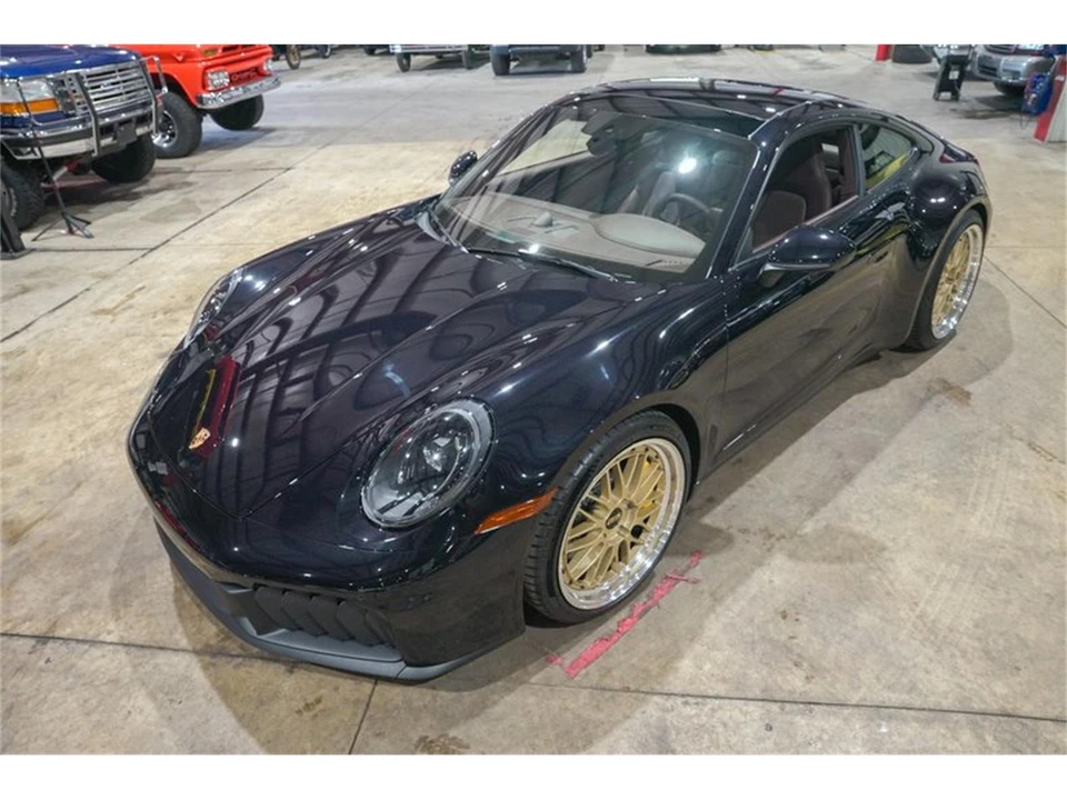 2025 Porsche 992 Carrera - Image 15 of 31
