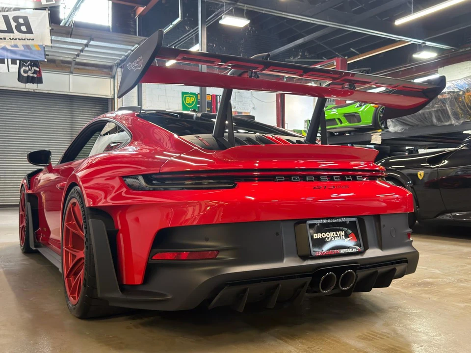 2025 Porsche 992 Carrera - Image 9 of 28