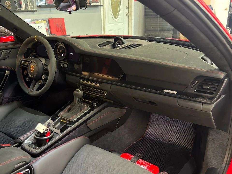 2025 Porsche 992 Carrera - Image 22 of 28