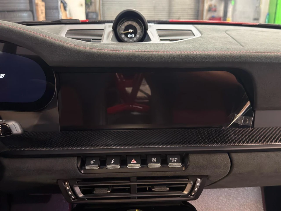 2025 Porsche 992 Carrera - Image 23 of 28