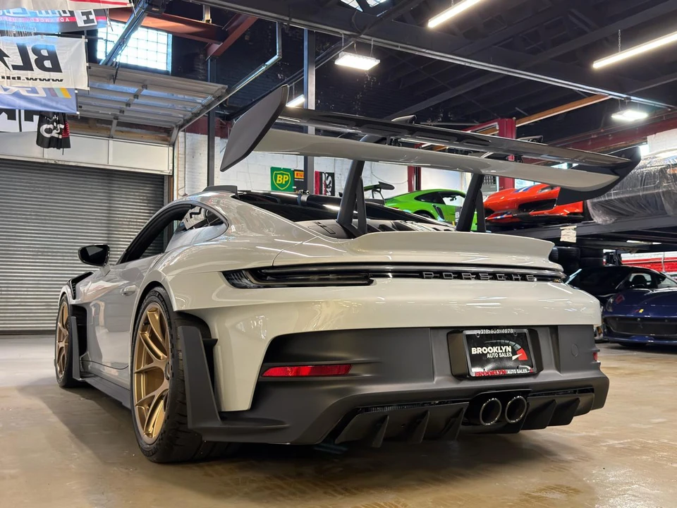 2025 Porsche 992 Carrera - Image 10 of 29