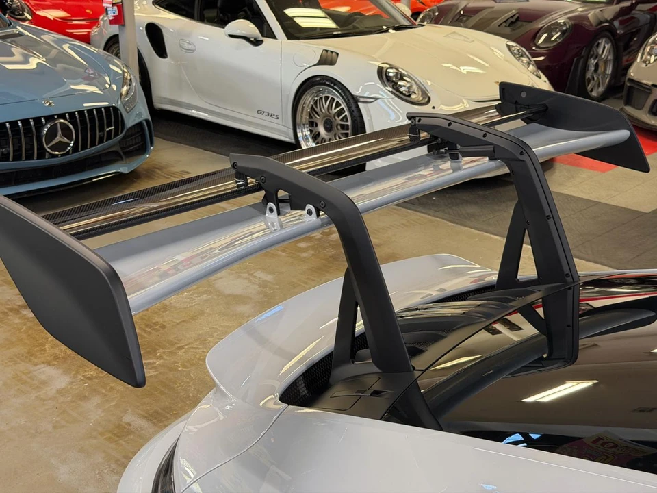2025 Porsche 992 Carrera - Image 16 of 29