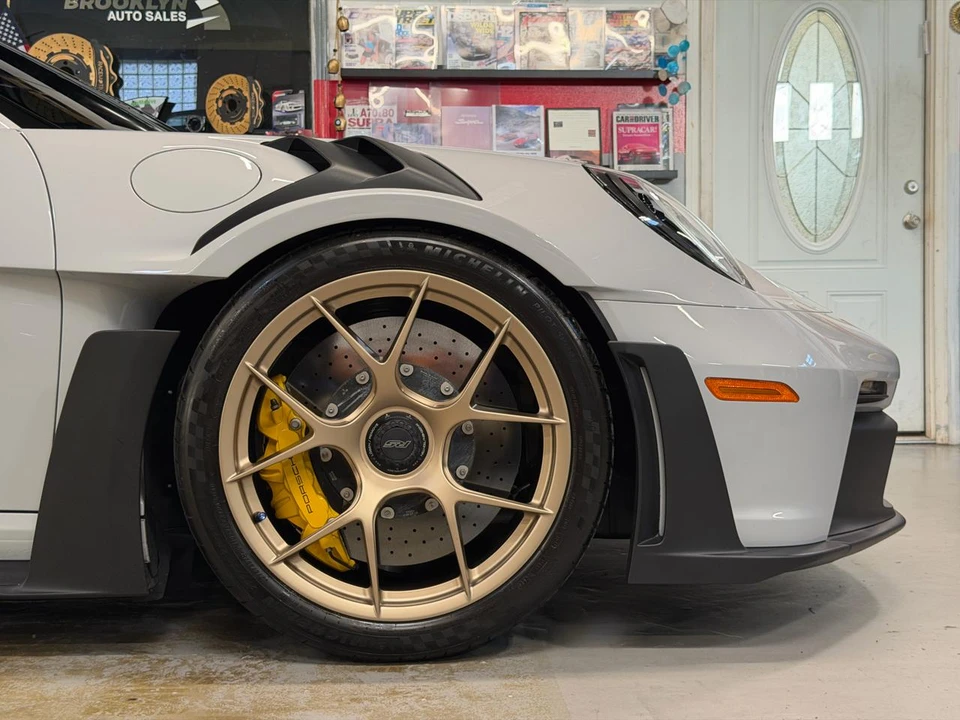 2025 Porsche 992 Carrera - Image 17 of 29