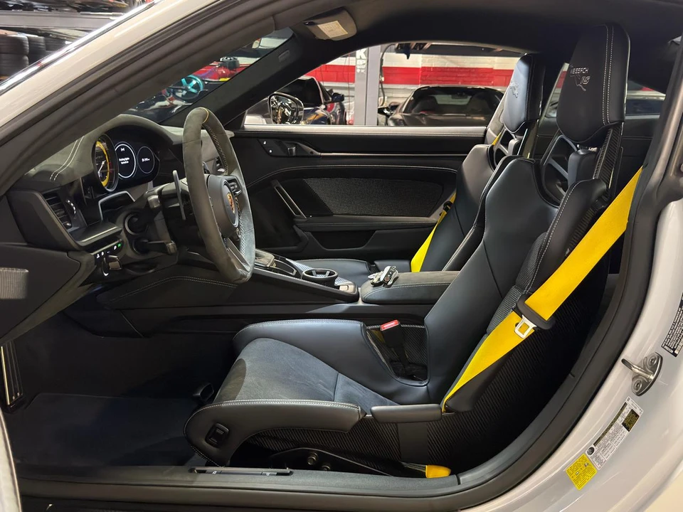 2025 Porsche 992 Carrera - Image 19 of 29