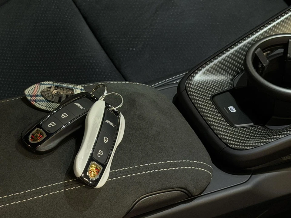 2025 Porsche 992 Carrera - Image 27 of 29