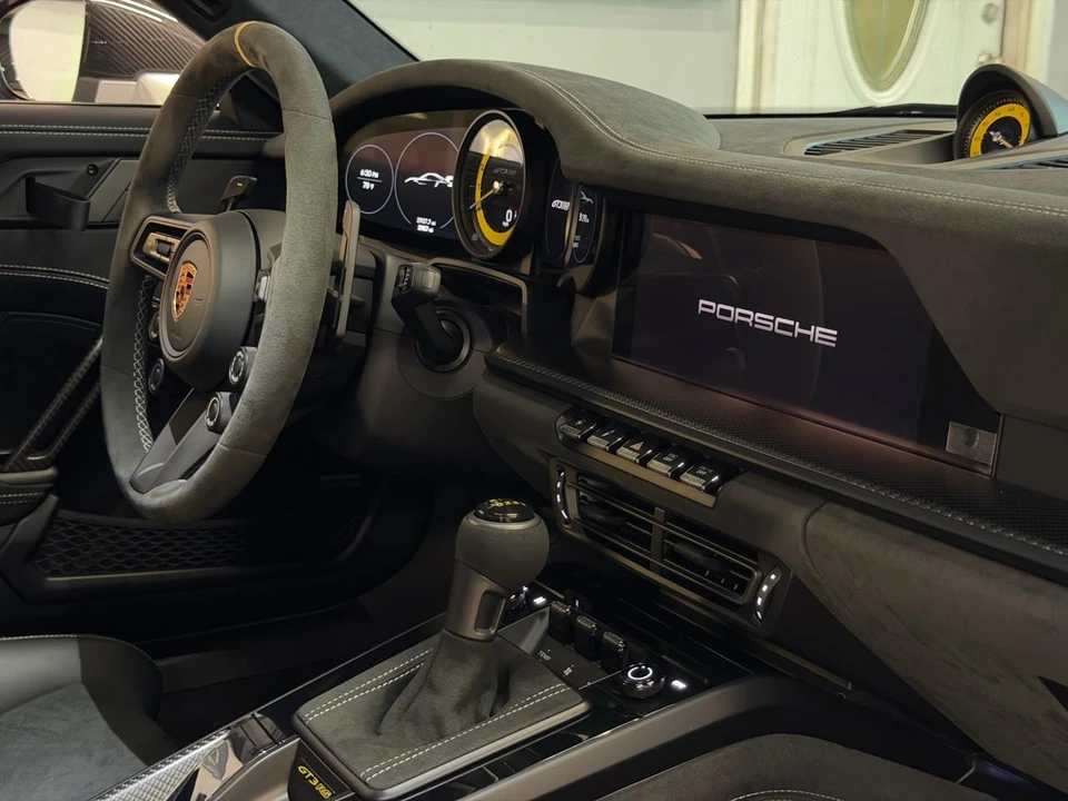 2025 Porsche 992 Carrera - Image 23 of 29