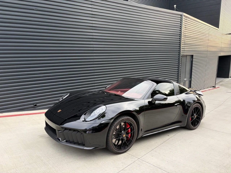 2025 Porsche 992 Carrera - Image 6 of 18