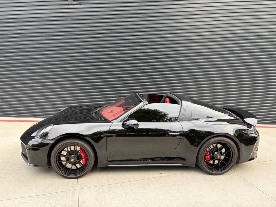 2025 Porsche 992 Carrera - Image 7 of 18