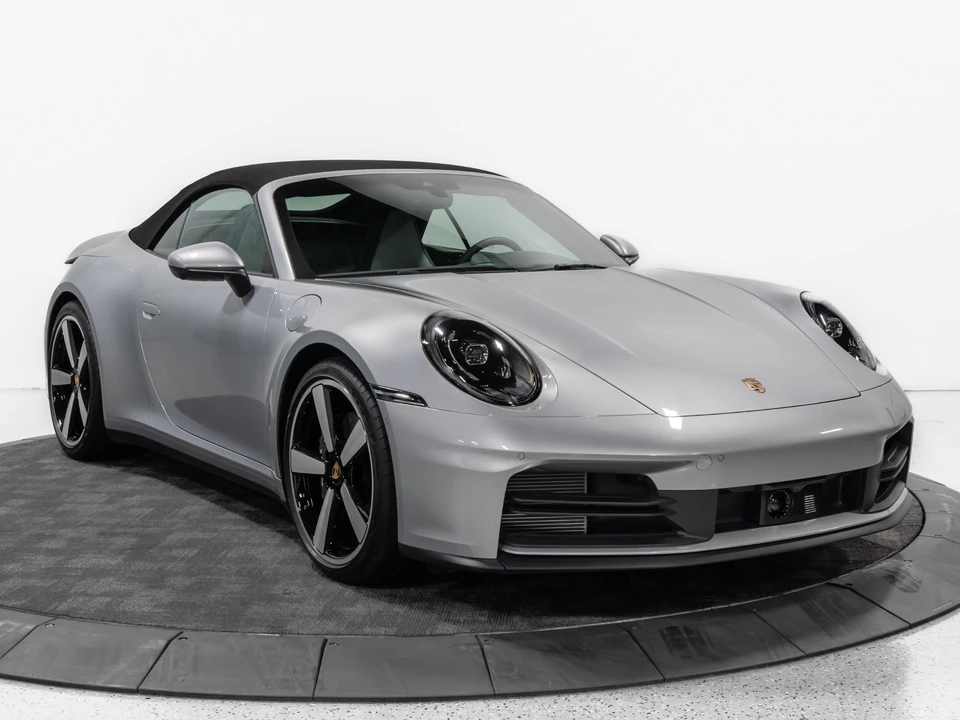 2025 Porsche 911 - Image 26 of 31