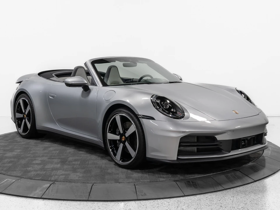 2025 Porsche 911 - Image 12 of 31