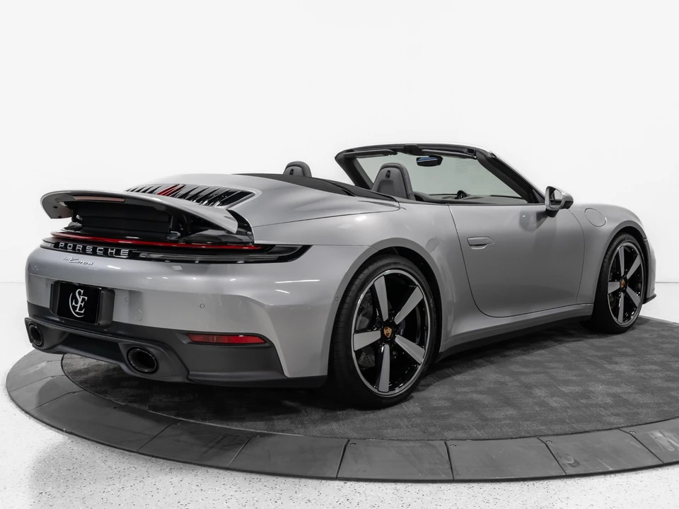 2025 Porsche 911 - Image 10 of 31