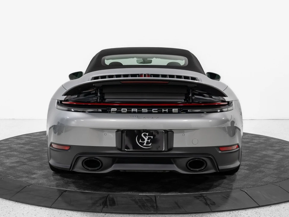 2025 Porsche 911 - Image 21 of 31