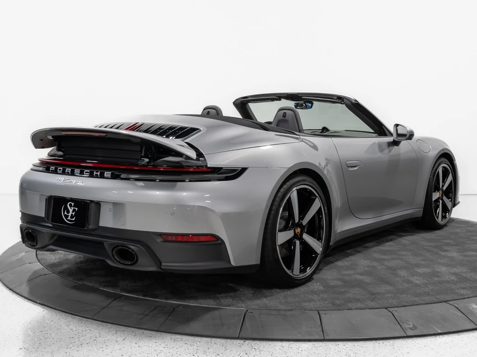 2025 Porsche 911 - Image 9 of 31