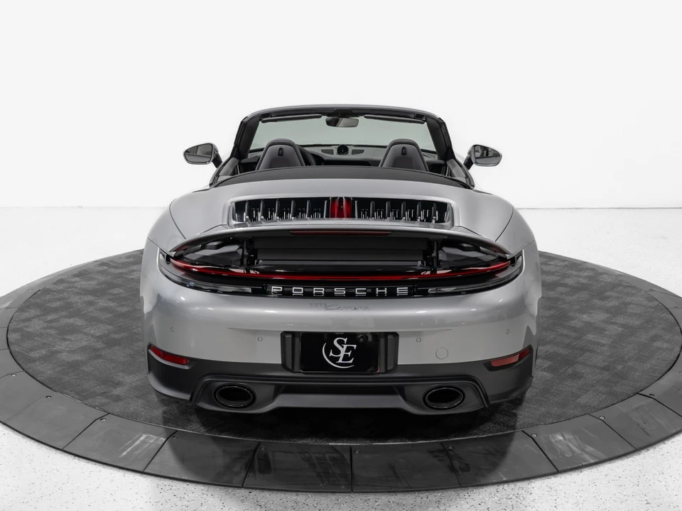 2025 Porsche 911 - Image 8 of 31