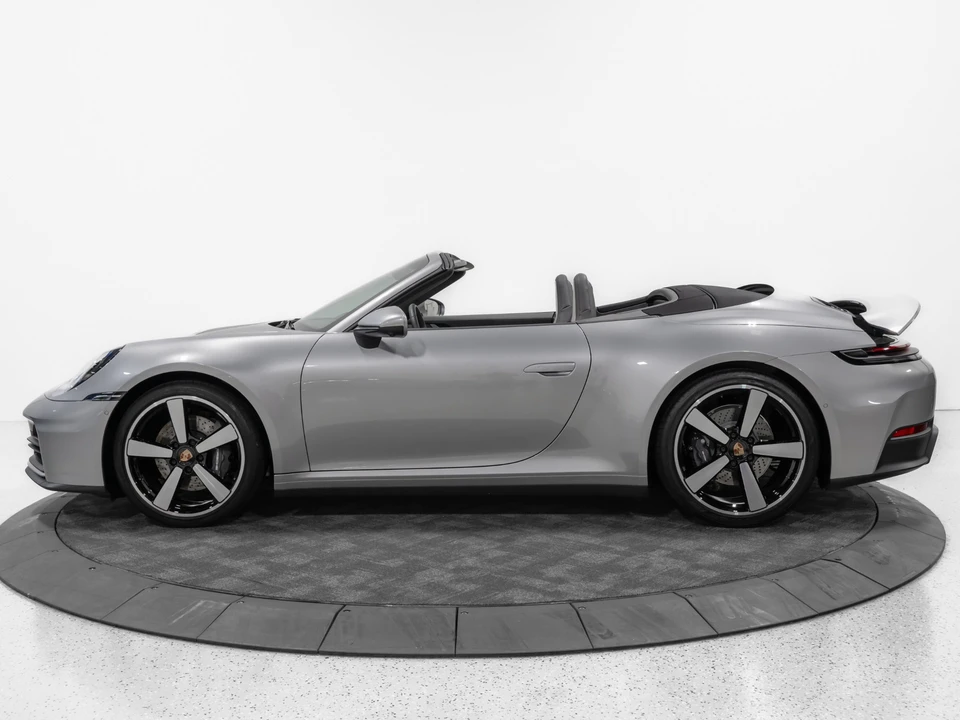 2025 Porsche 911 - Image 4 of 31