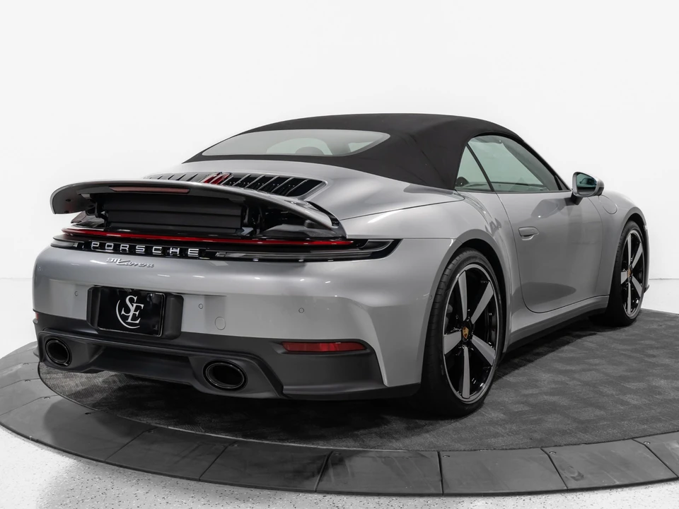 2025 Porsche 911 - Image 22 of 31