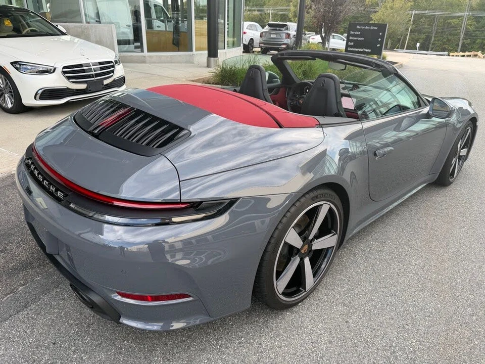 2025 Porsche 992 Carrera - Image 8 of 15