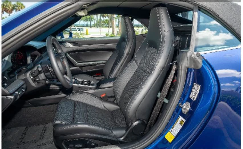 2025 Porsche 992 Carrera - Image 5 of 15