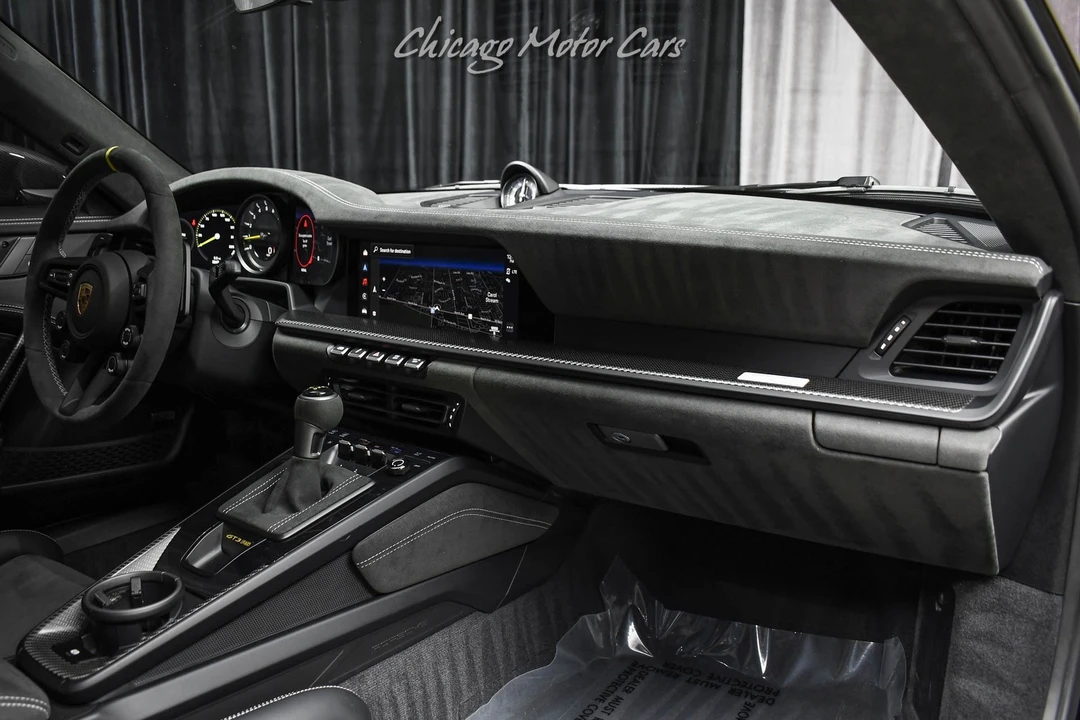 2025 Porsche 992 Carrera - Image 27 of 31
