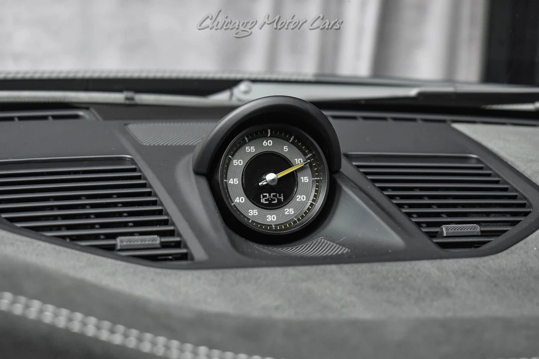 2025 Porsche 992 Carrera - Image 14 of 31