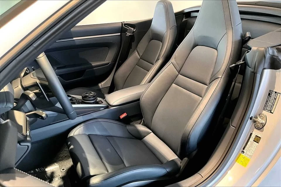2025 Porsche 992 Carrera - Image 5 of 20