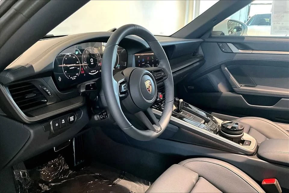 2025 Porsche 992 Carrera - Image 4 of 20