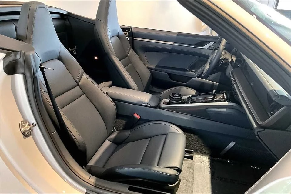 2025 Porsche 992 Carrera - Image 18 of 20