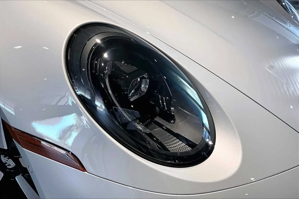 2025 Porsche 992 Carrera - Image 12 of 20