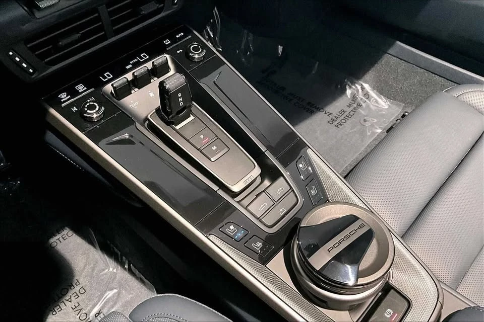 2025 Porsche 992 Carrera - Image 17 of 20