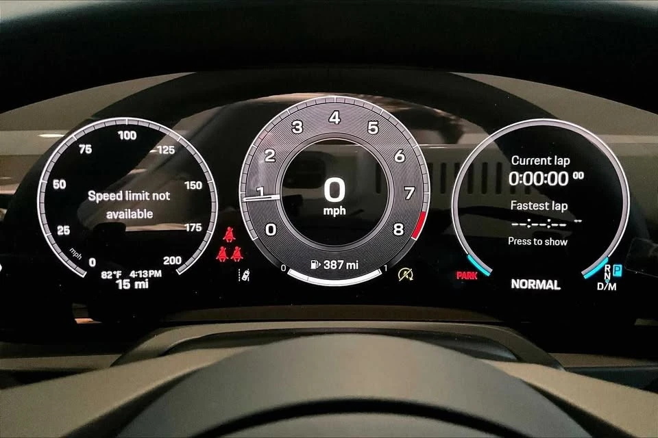 2025 Porsche 992 Carrera - Image 16 of 20