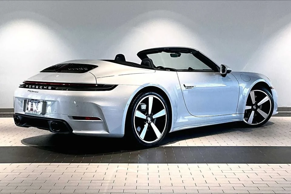 2025 Porsche 992 Carrera - Image 7 of 20