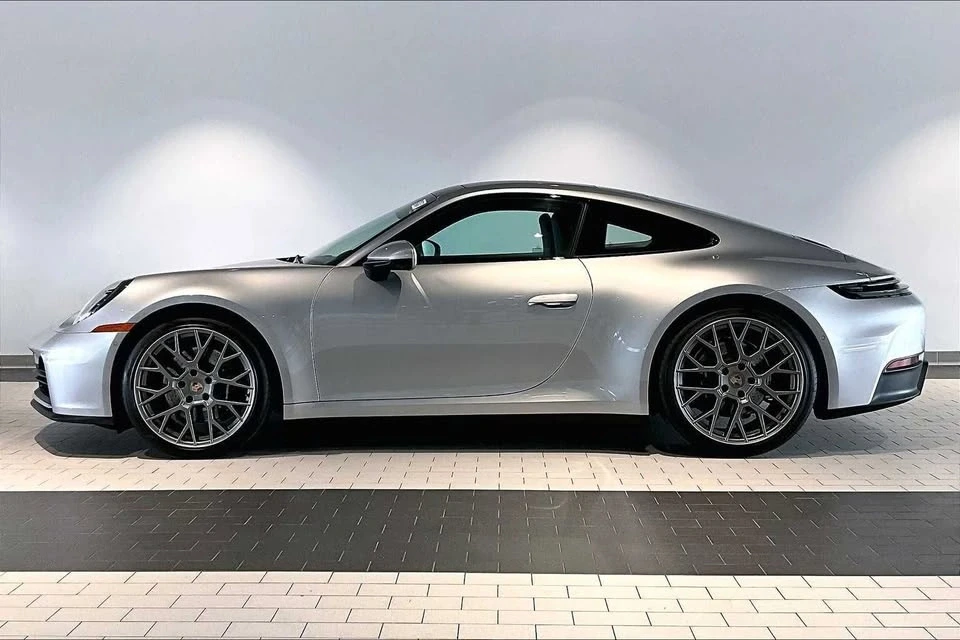2025 Porsche 992 Carrera - Image 2 of 20
