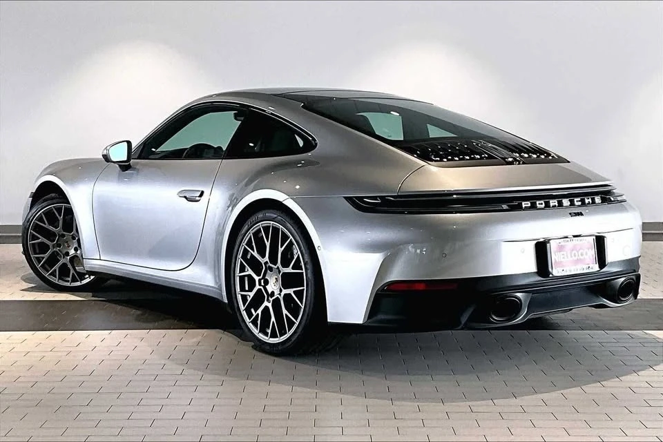 2025 Porsche 992 Carrera - Image 3 of 20
