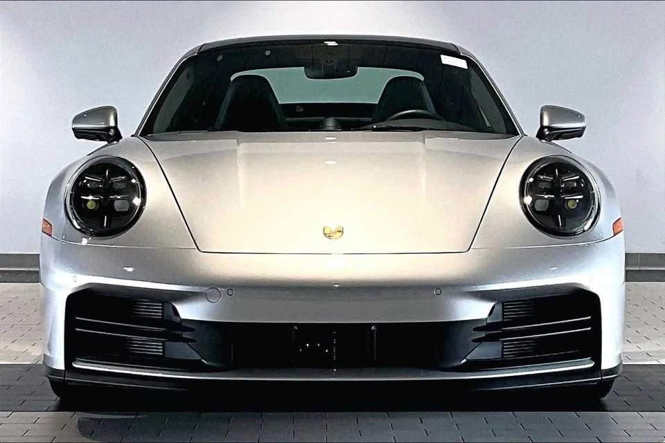 2025 Porsche 992 Carrera - Image 10 of 20