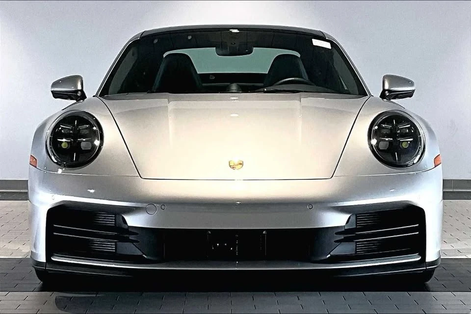 2025 Porsche 992 Carrera - Image 10 of 20