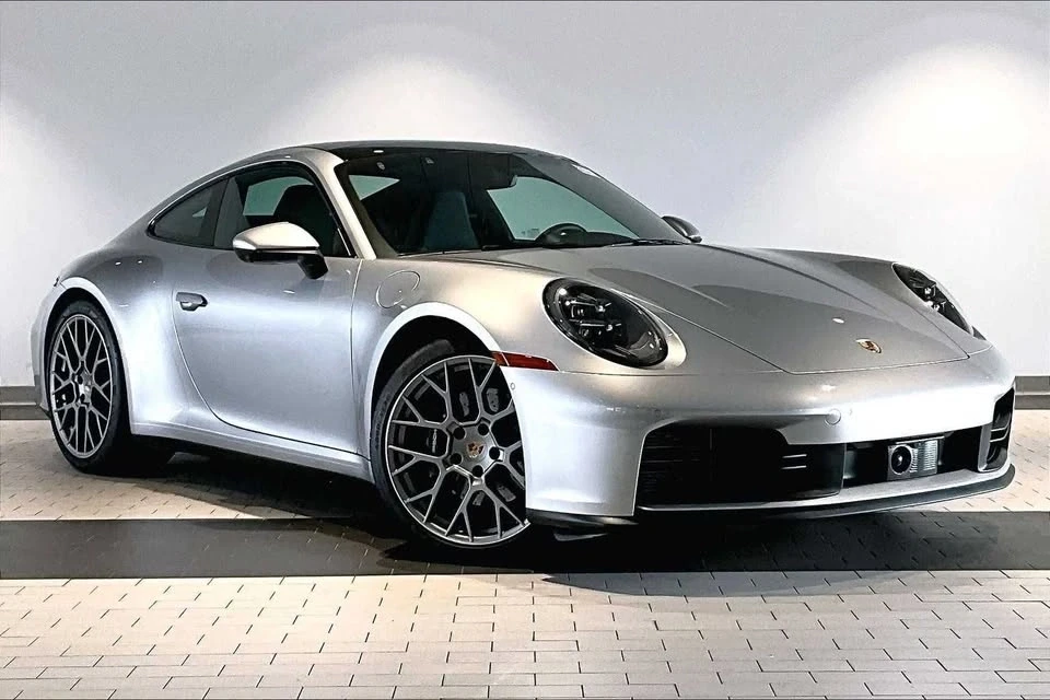 2025 Porsche 992 Carrera - Image 9 of 20