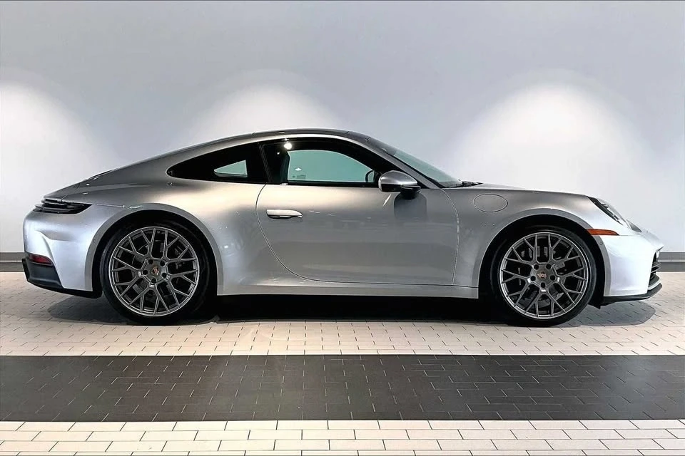 2025 Porsche 992 Carrera - Image 8 of 20