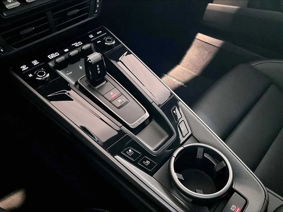 2025 Porsche 992 Carrera - Image 16 of 19