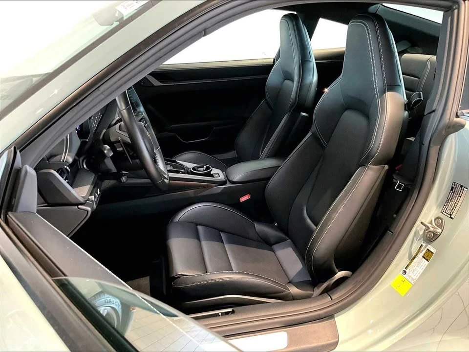 2025 Porsche 992 Carrera - Image 5 of 19