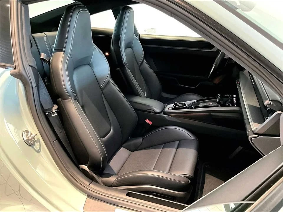 2025 Porsche 992 Carrera - Image 18 of 19