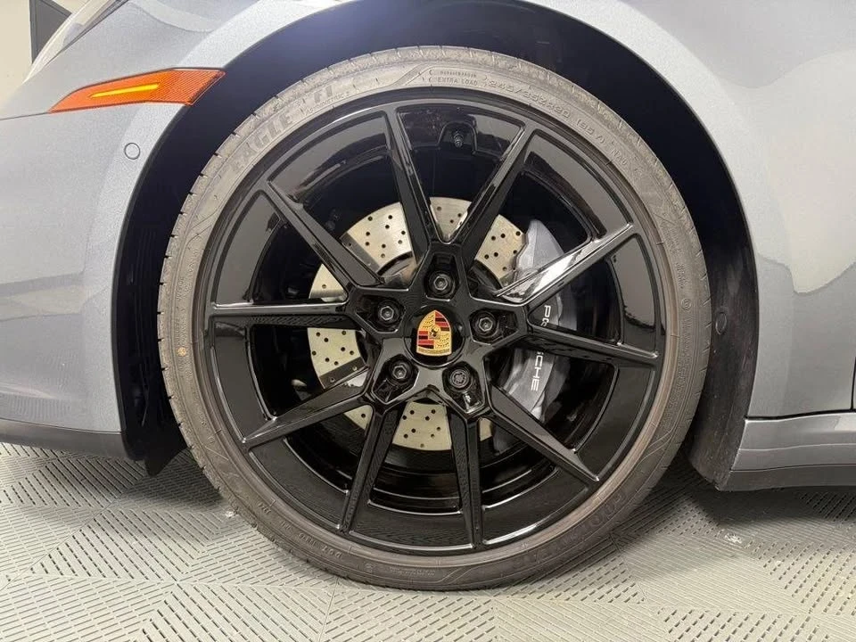 2025 Porsche 992 Carrera - Image 11 of 17