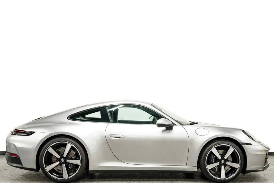 2025 Porsche 992 Carrera - Image 2 of 7
