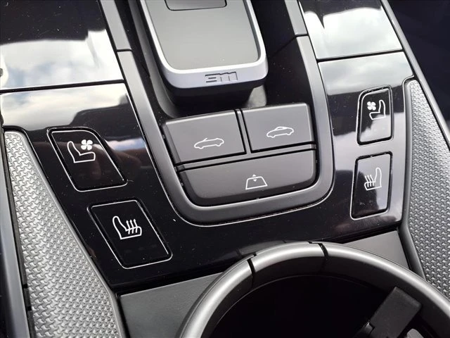 2025 Porsche 992 Carrera - Image 16 of 19