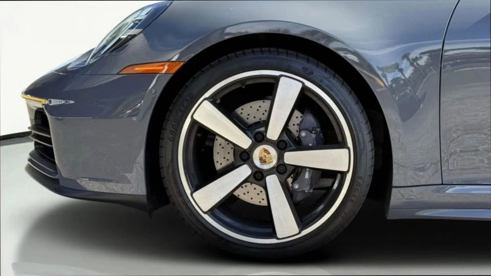 2025 Porsche 992 Carrera - Image 12 of 20