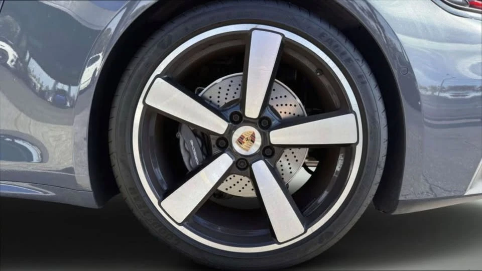 2025 Porsche 992 Carrera - Image 16 of 20