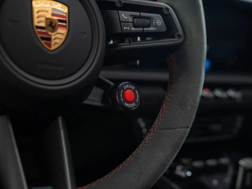 2025 Porsche 992 Carrera GTS - Image 17 of 20