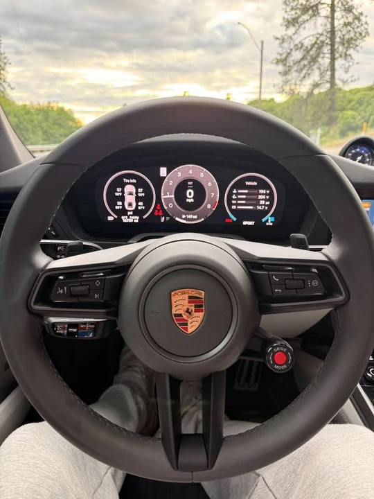 2025 Porsche 992 Carrera - Image 15 of 17