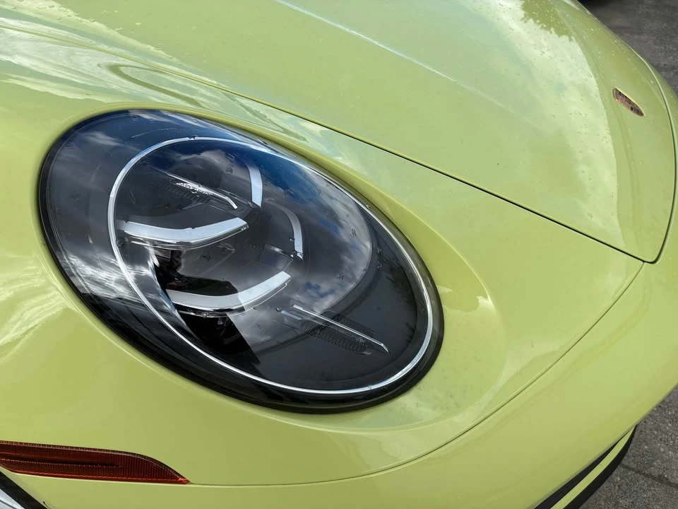 2025 Porsche 992 Carrera - Image 4 of 17